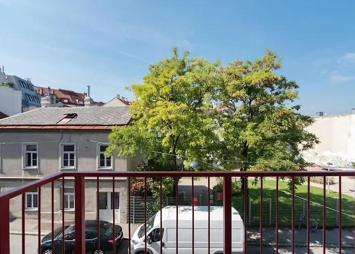 Gruene Und Zentrale Ruhelage Im Neubau Mit Balkon