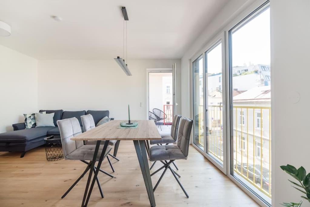 Gruene Und Zentrale Ruhelage Im Neubau Mit Balkon Apartment