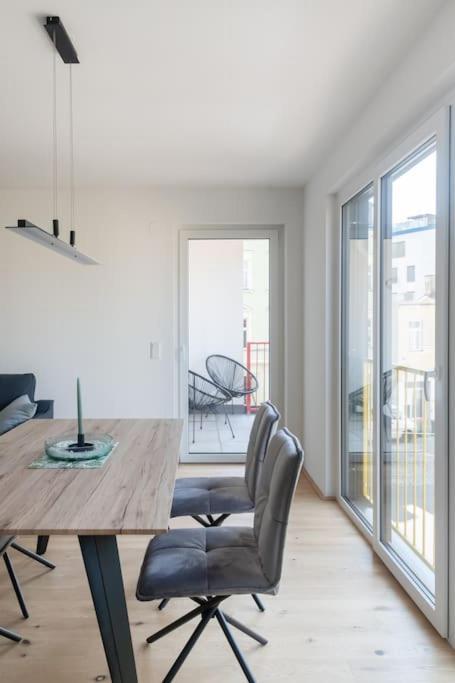 Gruene Und Zentrale Ruhelage Im Neubau Mit Balkon * Vienna