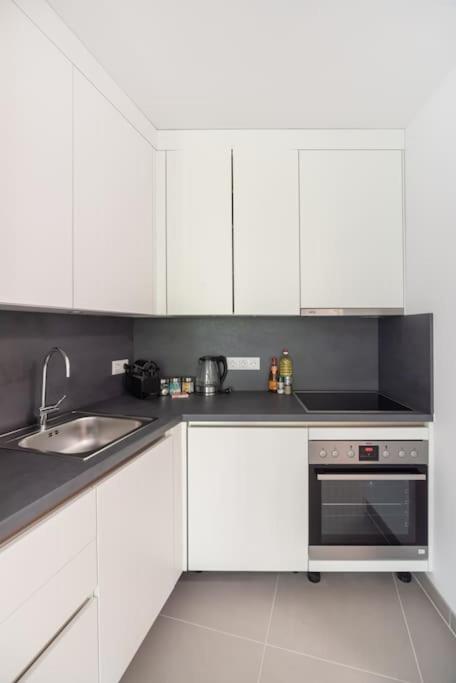 Gruene Und Zentrale Ruhelage Im Neubau Mit Balkon