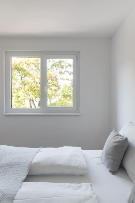 Gruene Und Zentrale Ruhelage Im Neubau Mit Balkon Vienna
