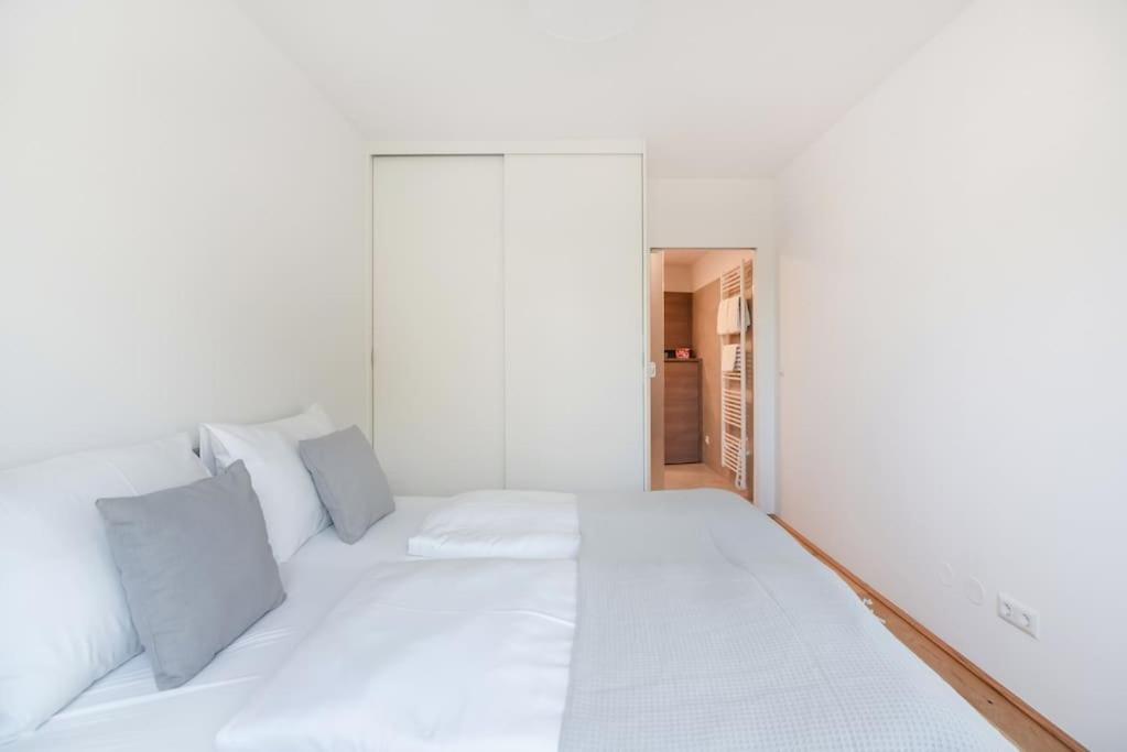 Gruene Und Zentrale Ruhelage Im Neubau Mit Balkon Apartment *