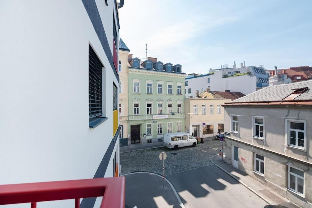 Gruene Und Zentrale Ruhelage Im Neubau Mit Balkon * Wiedeń